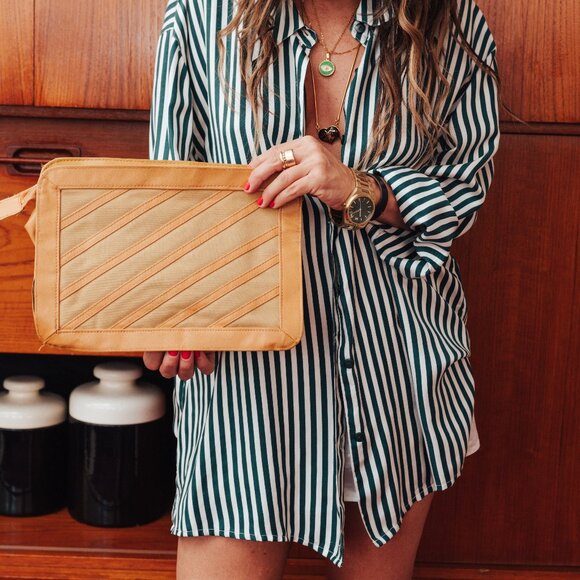 Vintage Clutch - Picture 2 of 5